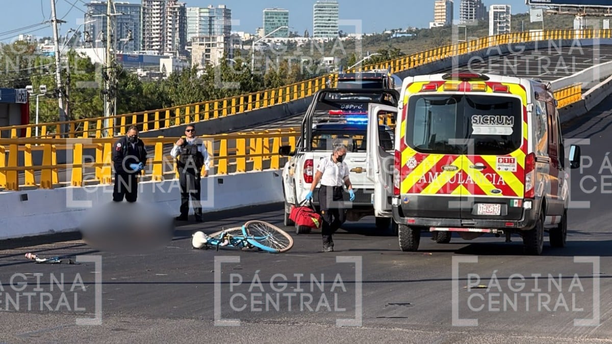 Muere segundo ciclista atropellado en León hoy; su cuerpo quedó sobre el Libramiento