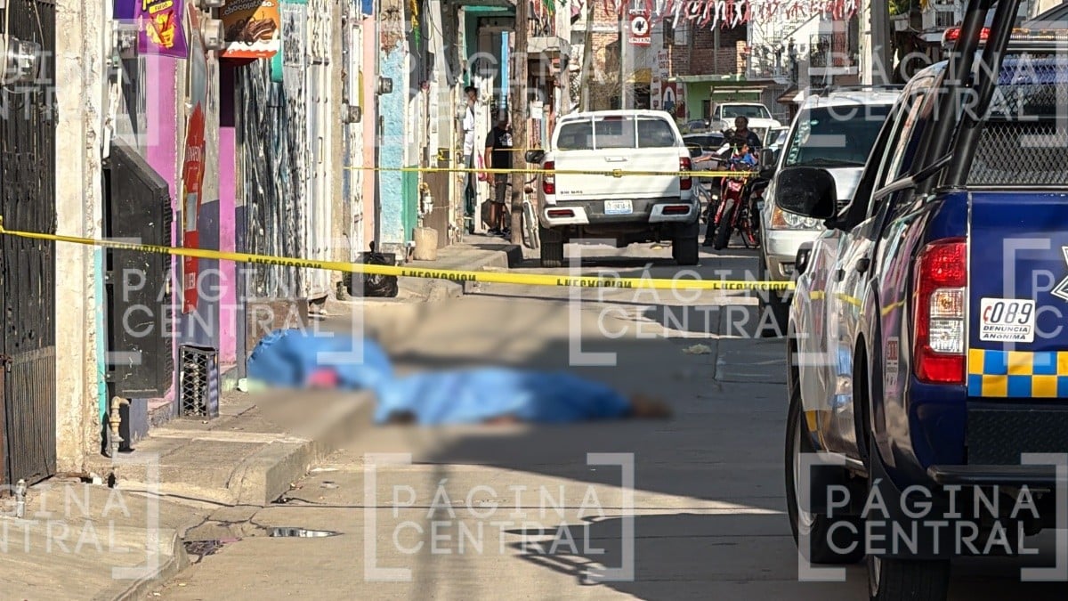 Llegaron en motocicleta y abrieron fuego, triple homicidio deja cuerpos regados