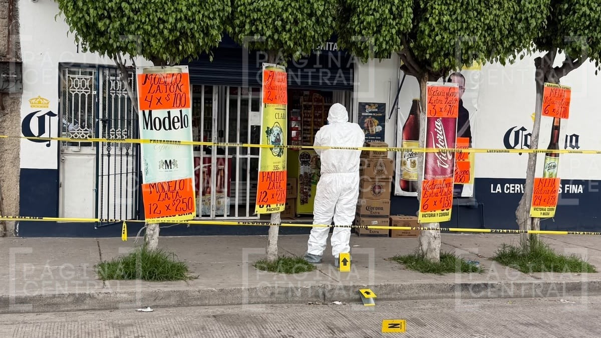 Balean a encargado de expendio de cerveza en Valle de León; lo reportan grave