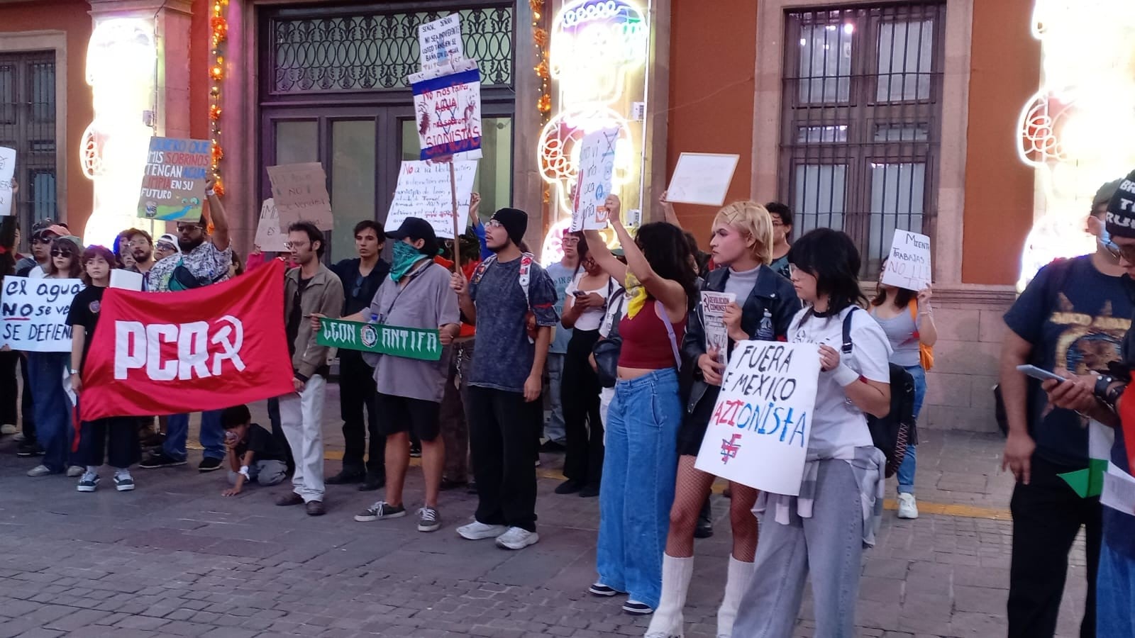 Marcha por el agua en León