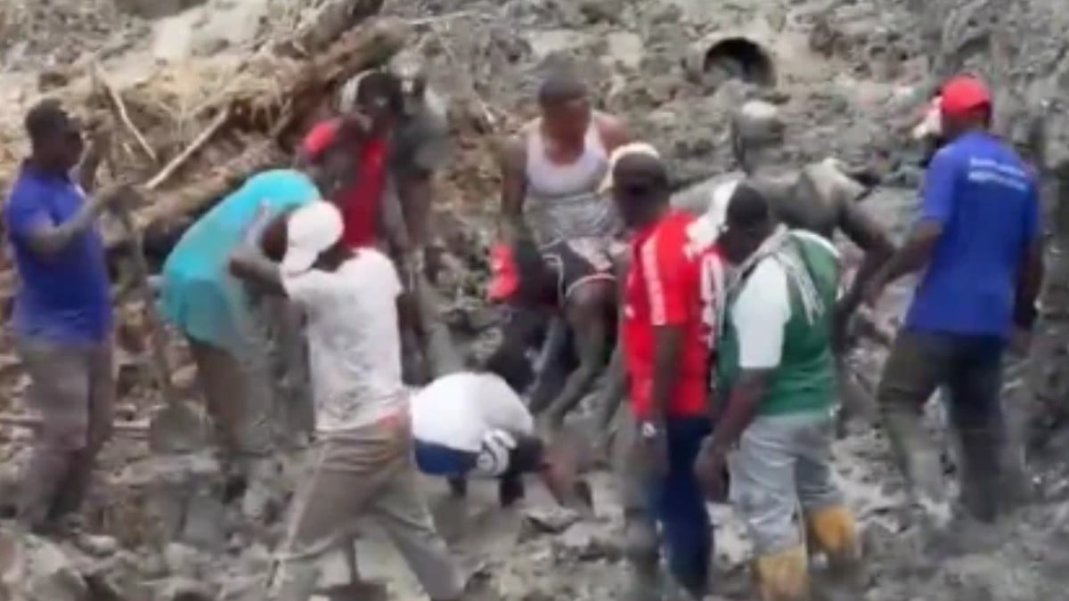 VIDEO Mina de oro colapsa y entierra a varios mineros; reportan 9 fallecidos
