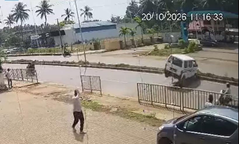 Choca su camioneta nueva