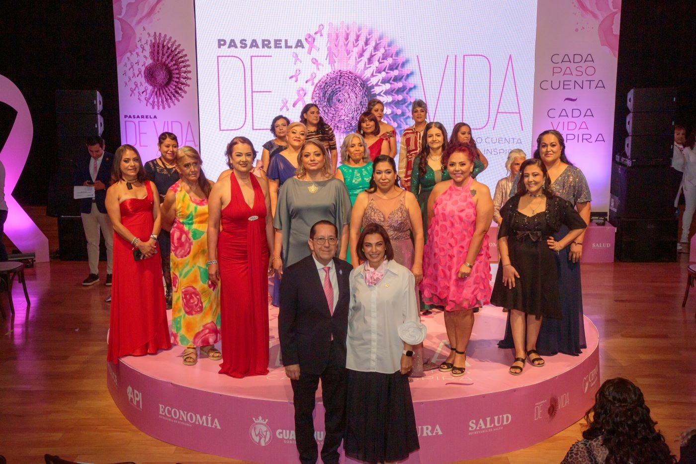 Historias de lucha y esperanza, mujeres con cáncer de mama conquistan la pasarela