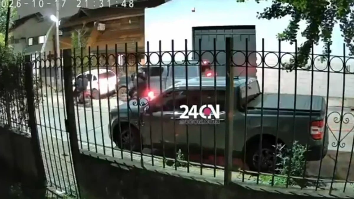 VIDEO Le querían robar la camioneta, pero él aceleró en medio de los disparos; esto le pasó
