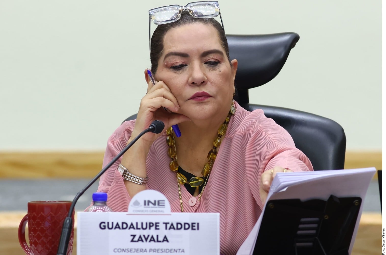 Presenta Taddei a Cámara de Diputados su renuncia al INE