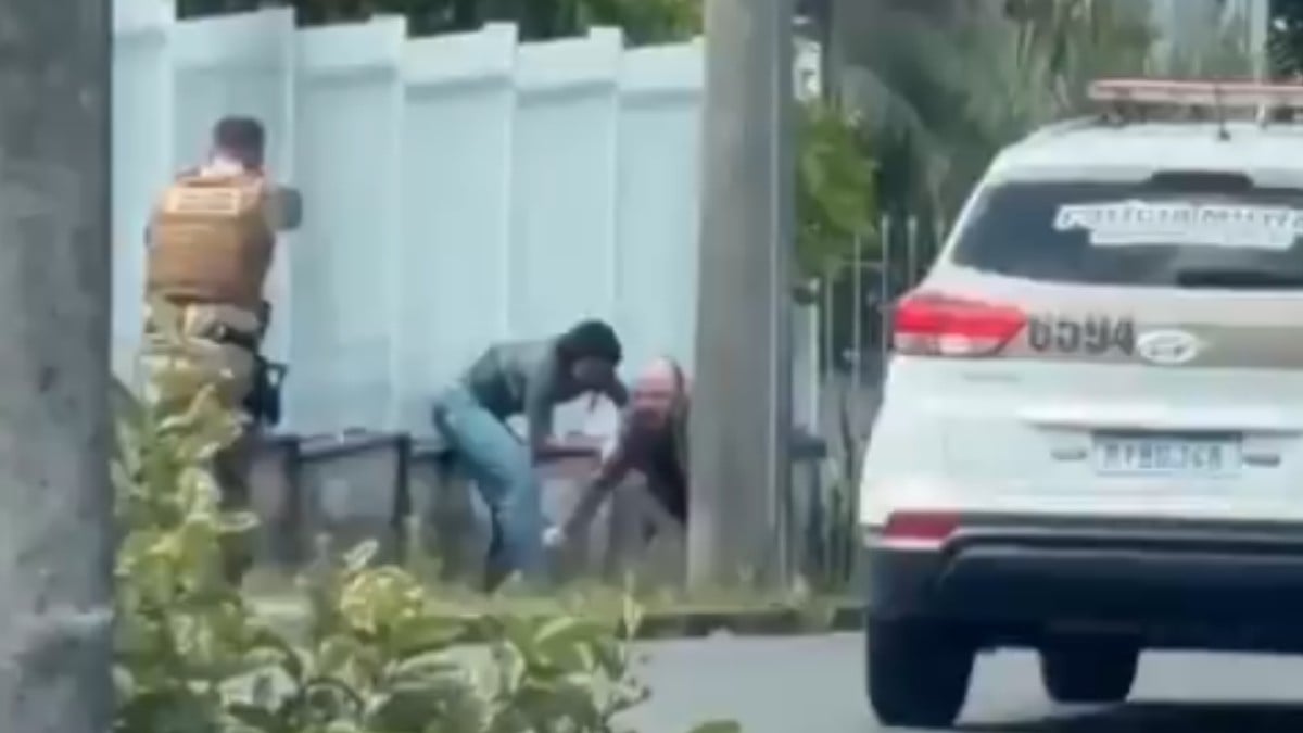 Hombre amenazó a una mujer con una pistola