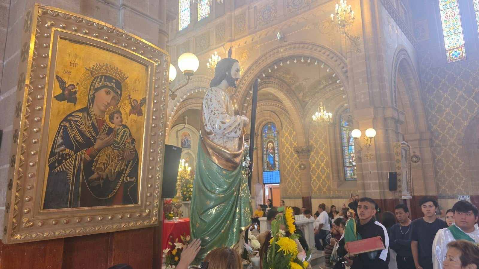 Fe, mandas y calles cerradas: así se vive la celebración de San Judas Tadeo en León