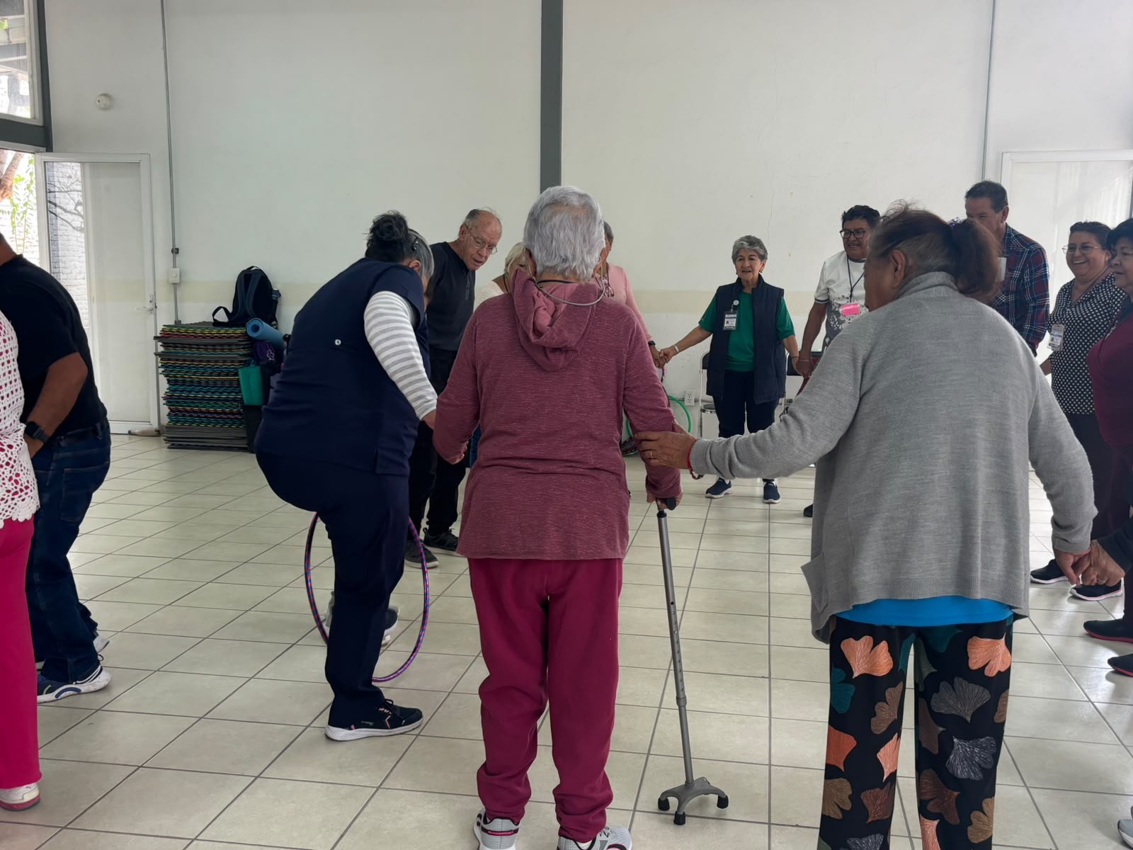 El DIF León ofrece talleres gratuitos para mayores de 60 años en tres centros gerontológicos, con actividades físicas, culturales y recreativas
