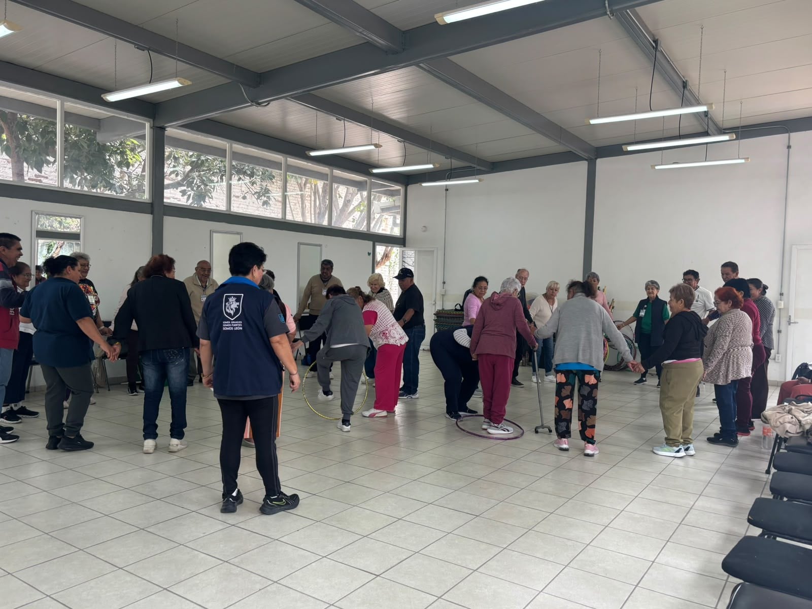 Yoga, danzón, guitarra y más, así puede aprovechar el DIF León sus talleres gratuitos para abuelitos