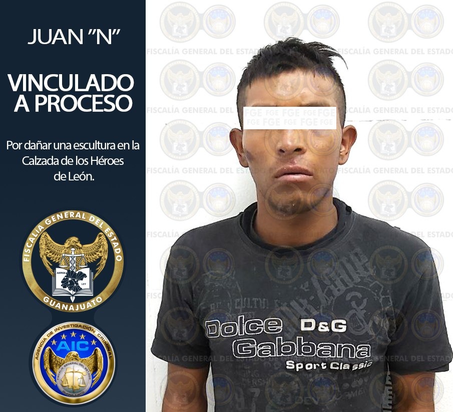 Juan intentó robar una de las esculturas de Calzada de los Héroes