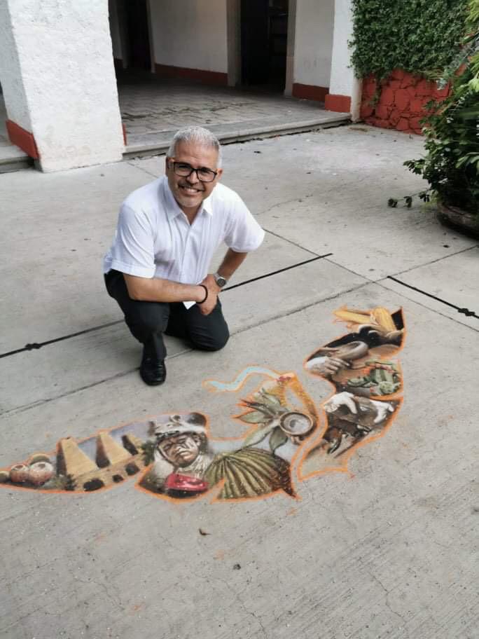 Ariel Rodríguez junto al madonnari realizado por Juan Ignacio Sánchez