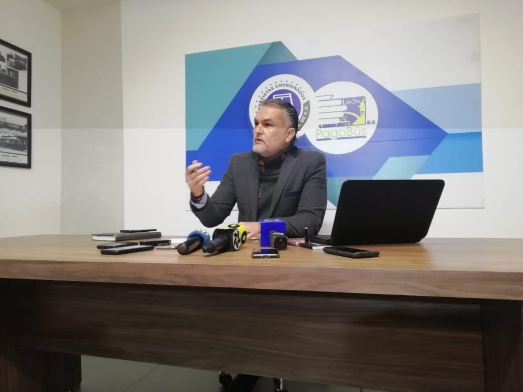 Daniel Villaseñor en conferencia de prensa
