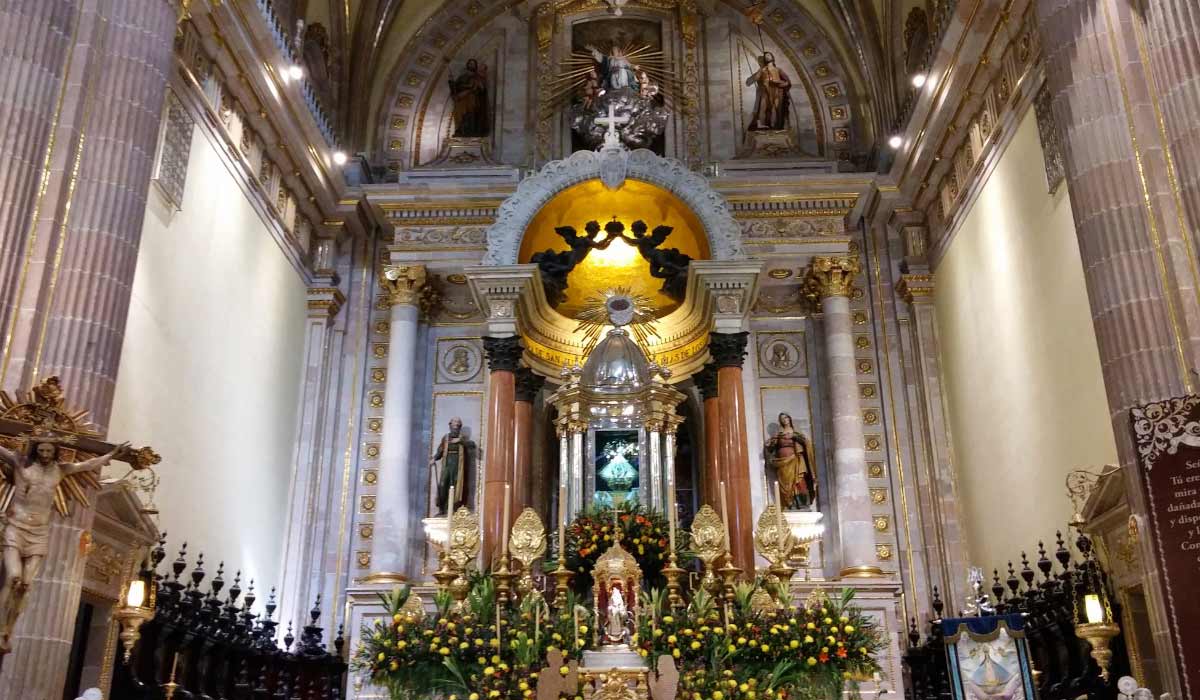 No cerrarán Catedral de San Juan de los Lagos; piden no hacer  peregrinaciones * Página Central