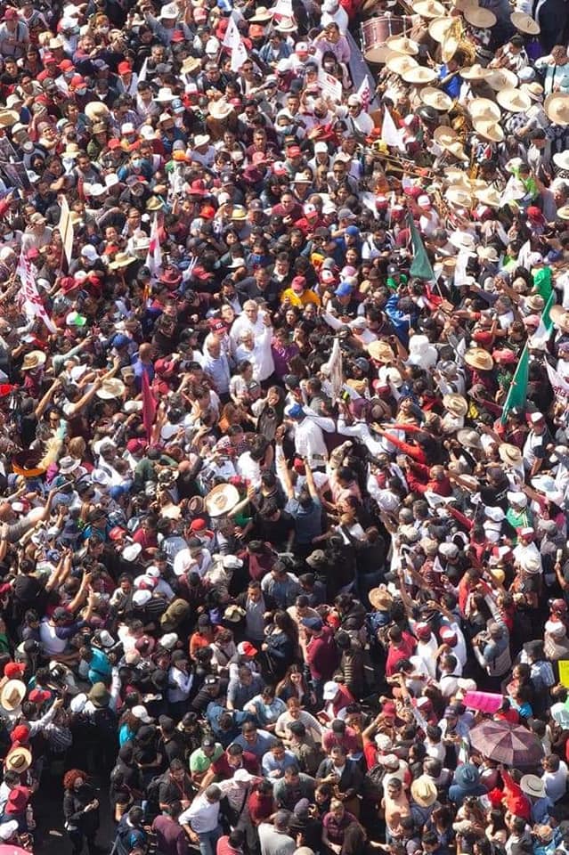 Miles acudieron a la marcha convocada por el presidente López Obrador.