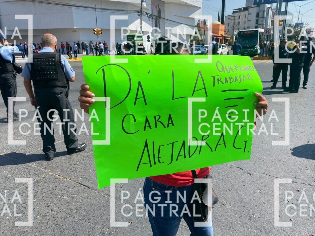 Piden ser atendidos por la alcaldesa. Foto: Página Central