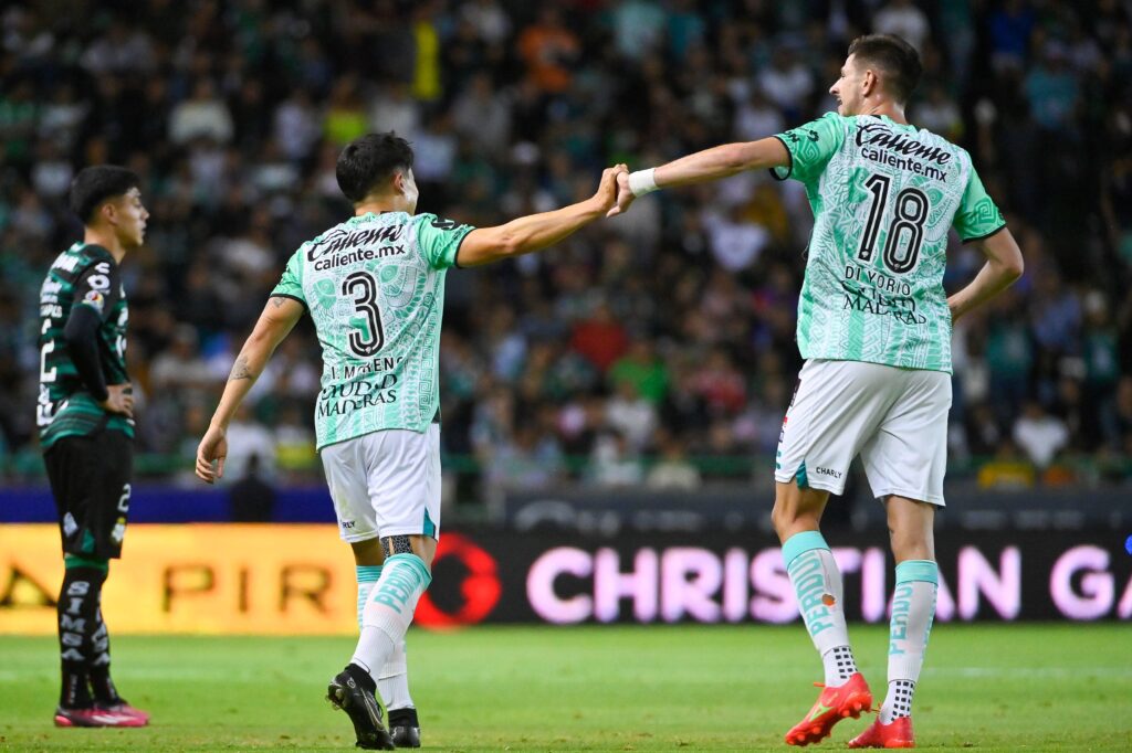 La Fiera despliegan un buen futbol.