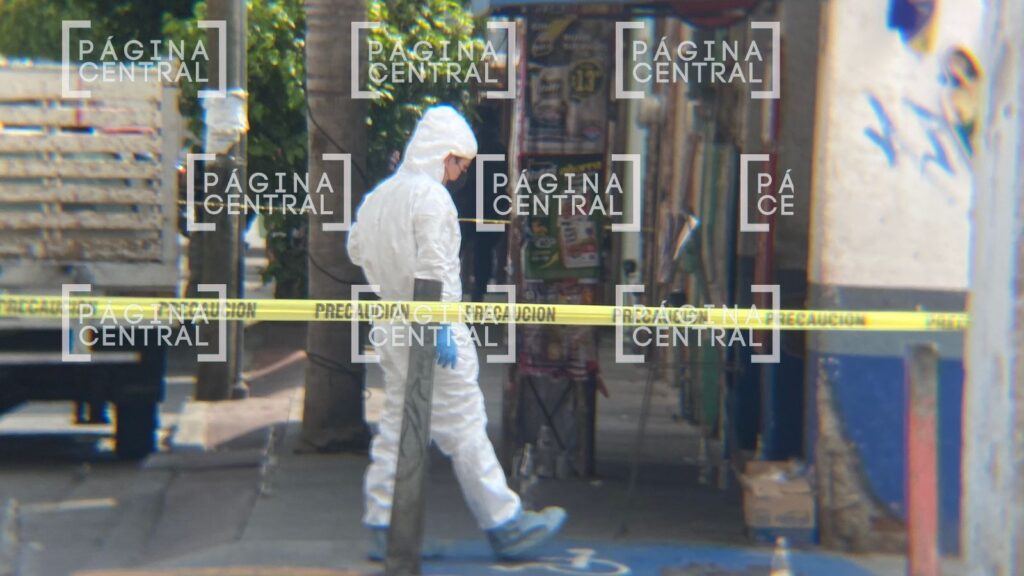 Personal de la Fiscalía General del Estado procesa la escena del crimen, Foto: Página Central