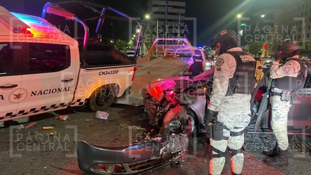Choque camioneta de la Guardia Nacional