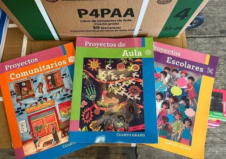 Entrega de libros de la SEP en Guanajuato