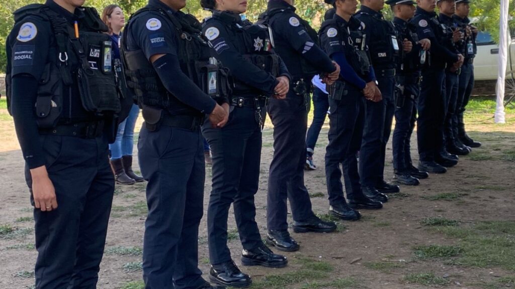 policías