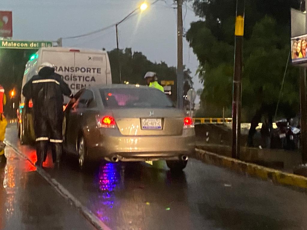 El reporte fue de 26 autos varados por la tormenta.