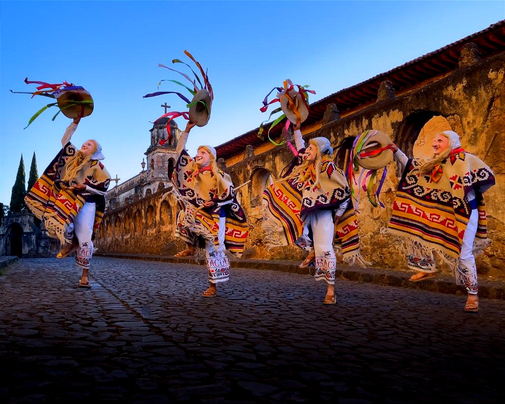 Danza de los Viejitos