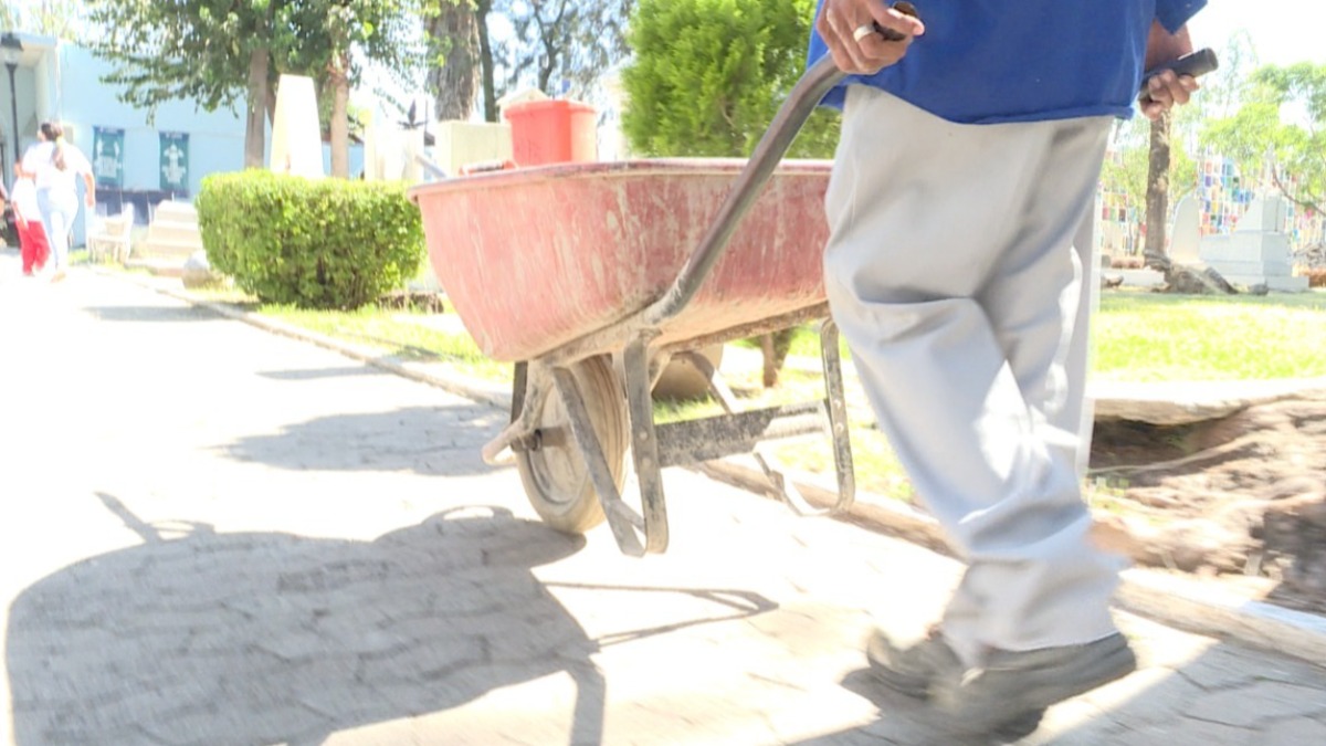 La vida del sepulturero en León