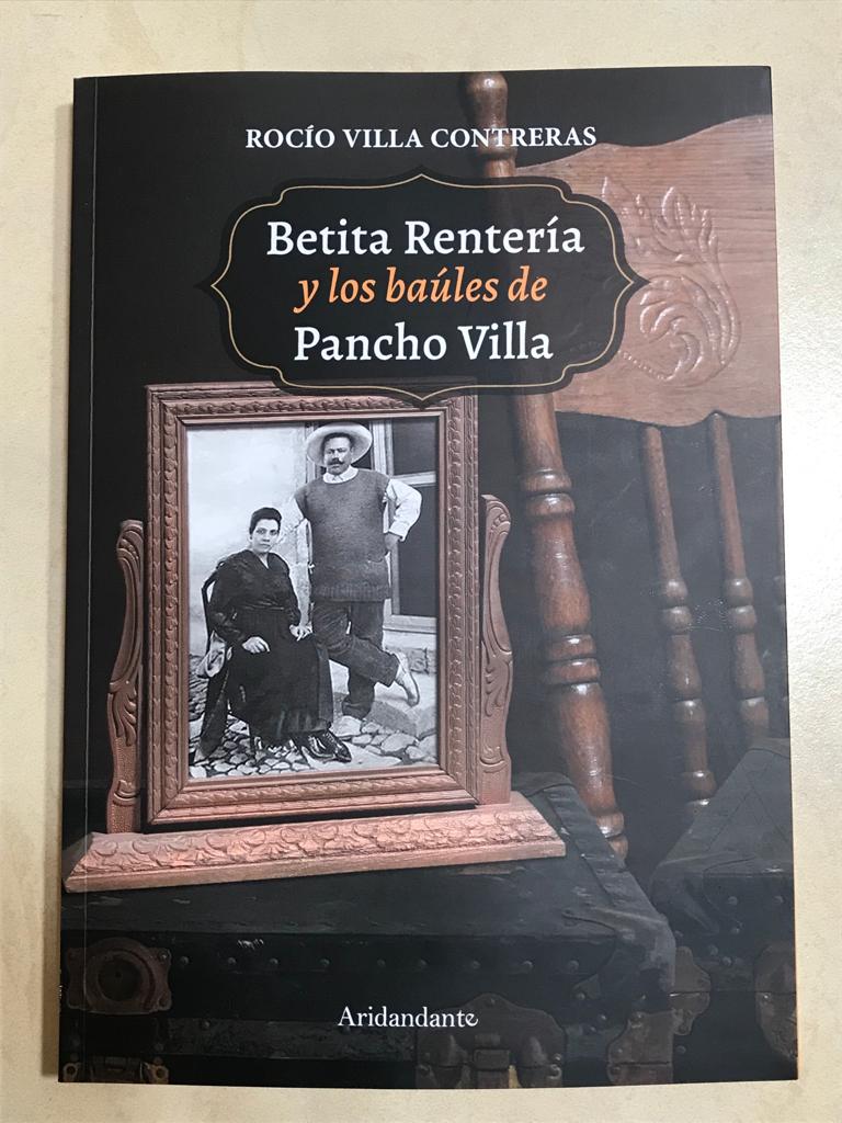 Rocío Villa Contreras nieta del General Pancho Villa, escribió en León las memorias de sus abuelos en este libro
