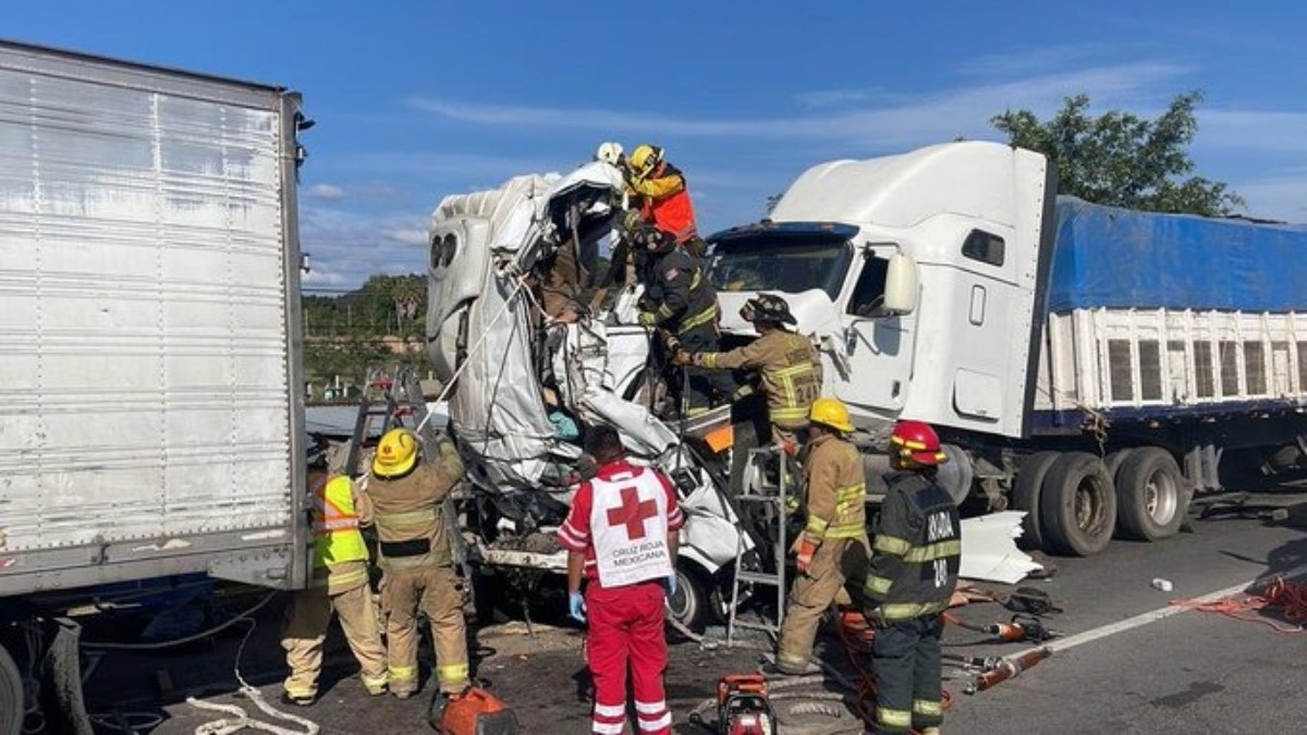 Tráiler sin frenos deja siete muertos en Jalisco