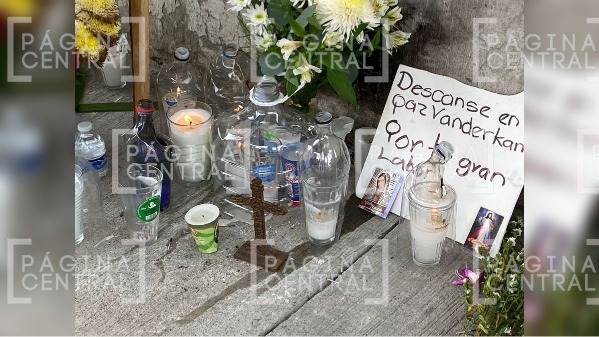 Exigen renuncia de Mario Bravo y Carlos Zamarripa en altar a Vanderkam