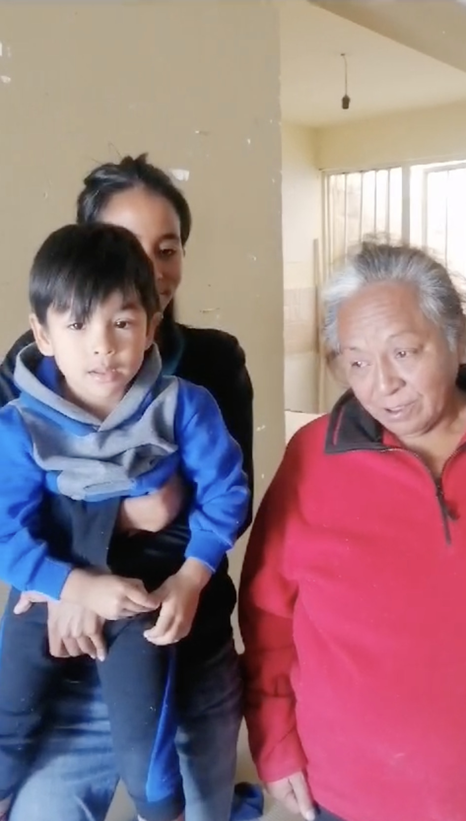 Familia de Hilda damnificada de huracán Otis en Acapulco llega a León