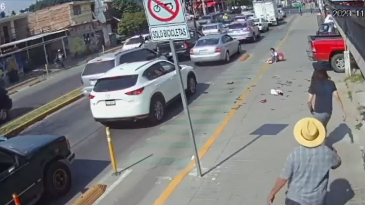 Motociclista atropella a niña en Vasco de Quiroga en León