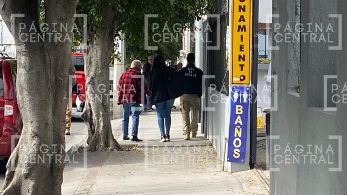 Vanderkam gritó "corre" al joven que lo acompañaba