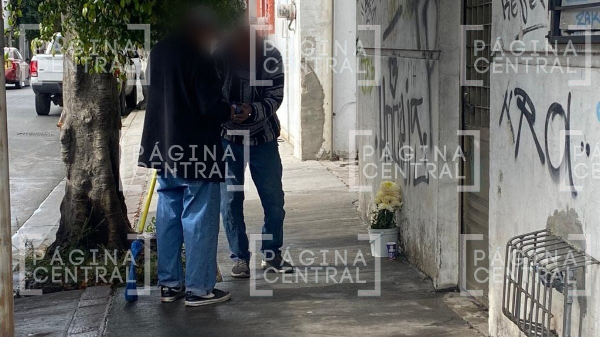 Vanderkam gritó "corre" al joven que lo acompañaba