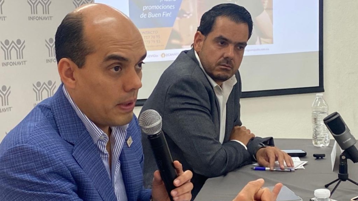 Víctor Franco, de Canadevi; y Gustavo Pintos, de Infonavit