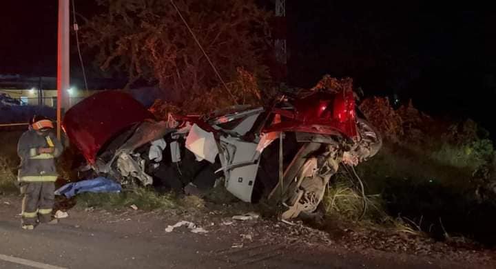 Camioneta accidentada en Tonalá
