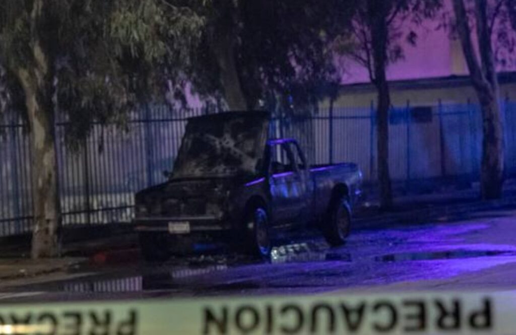 Camioneta incendiada