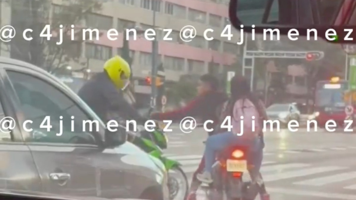 Motociclistas pelean en bulevar en Ciudad de México