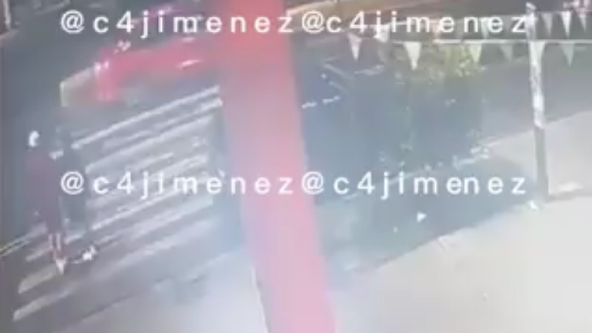 Conductor mata a hombre que le reclamó por invadir paso peatonal