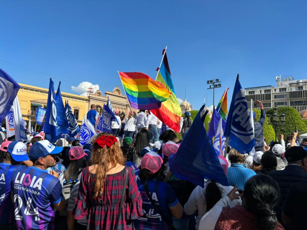 Banderas LGBT Libia Dennise