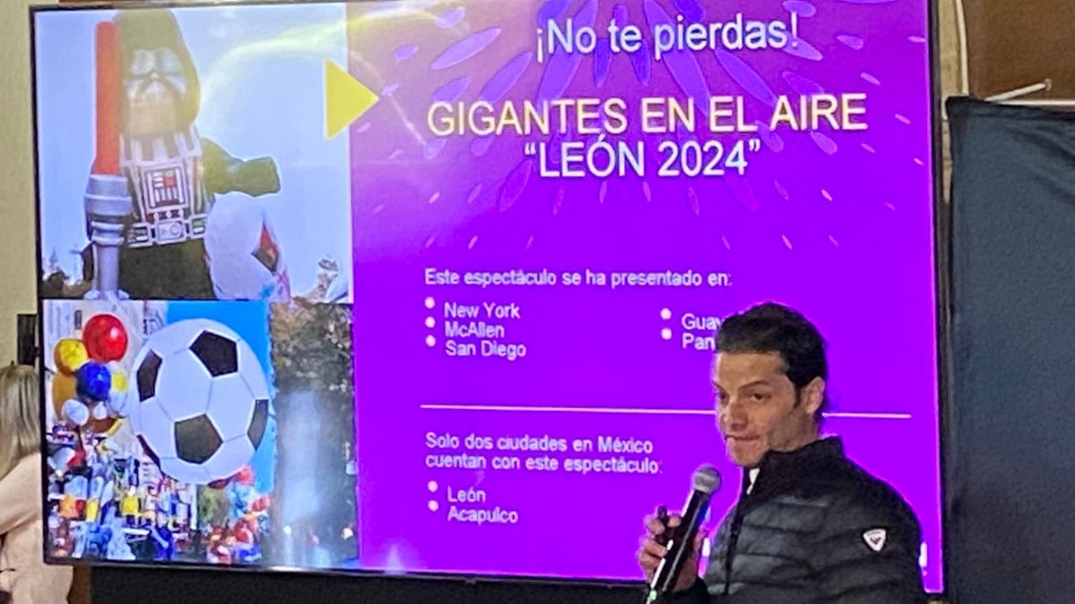 Globos gigantes León desfile 2024