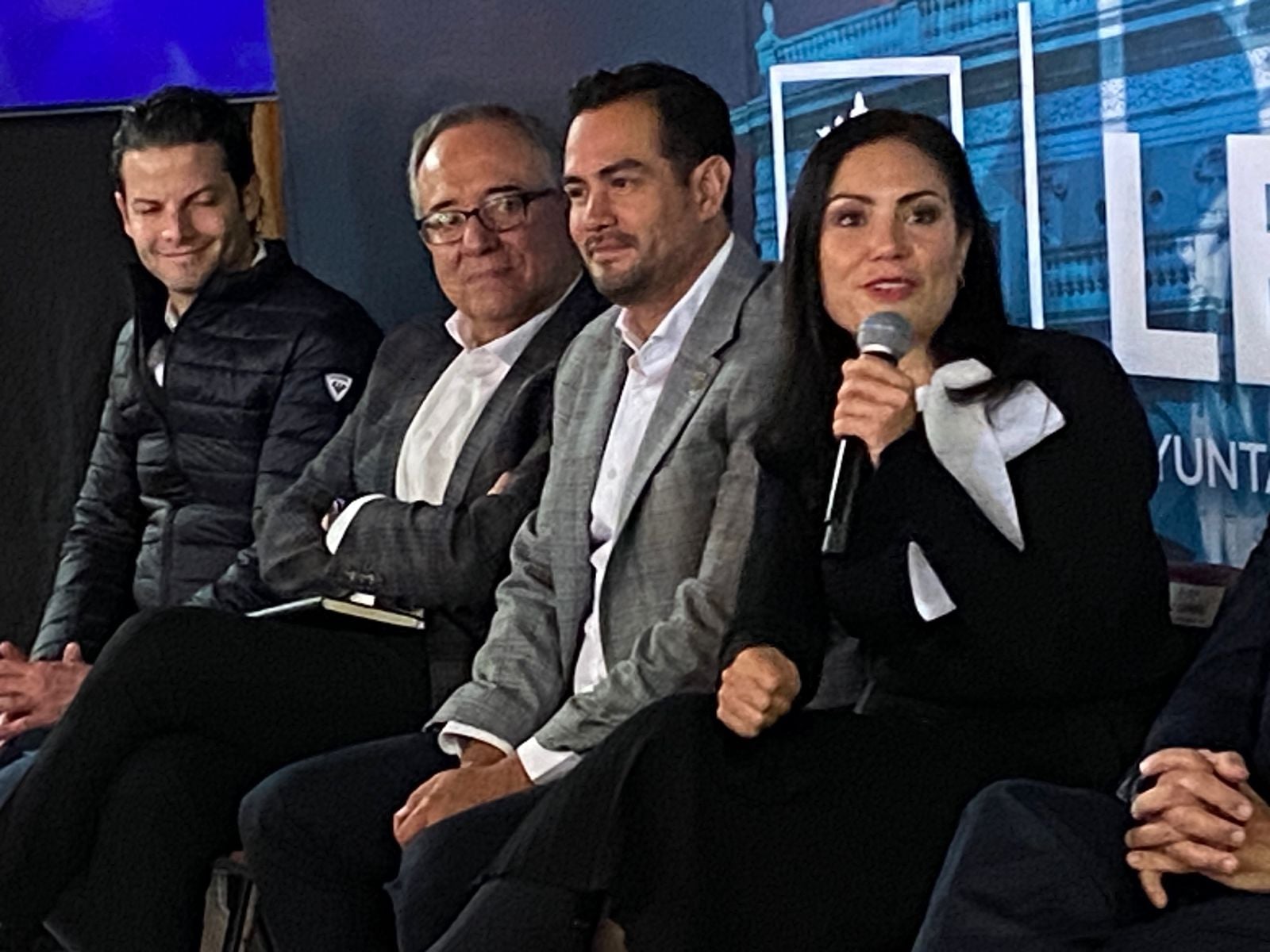 Globos gigantes León desfile 2024