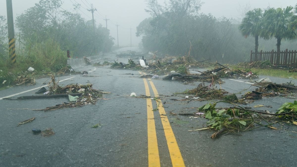 Banco Santander beca a estudiantes damnificados por Otis en Guerrero