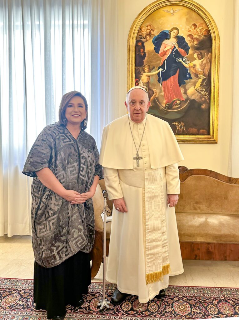 Xóchitl Gálvez y el Papa Francisco