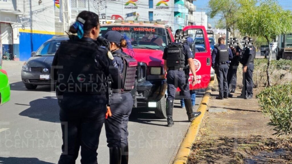 Roban auto de plataforma y los detienen en San Isidro