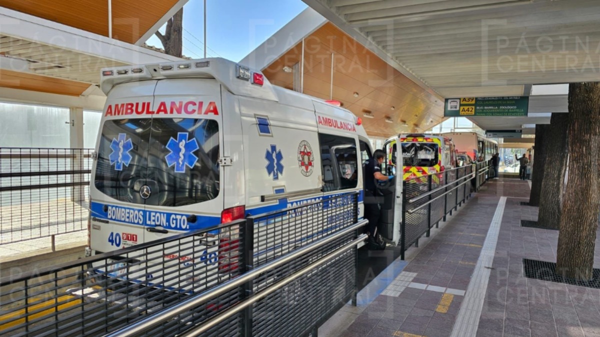 Choque de camión urbano en estación Ibarrilla