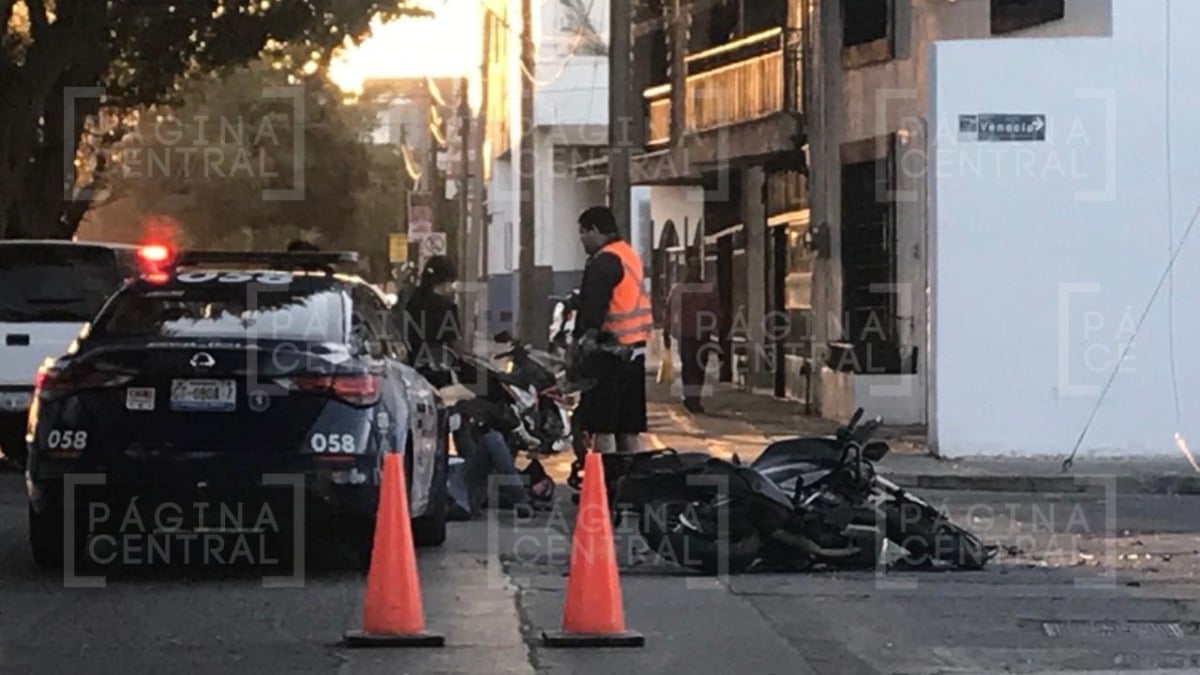 Choca motociclista contra auto en la Andrade en León