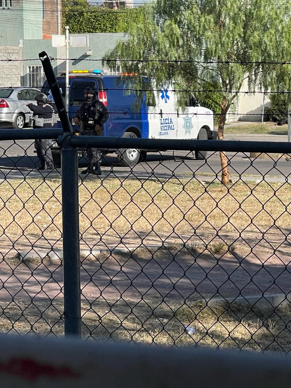 Niños se tiran al piso en escuela por balacera en Celaya
