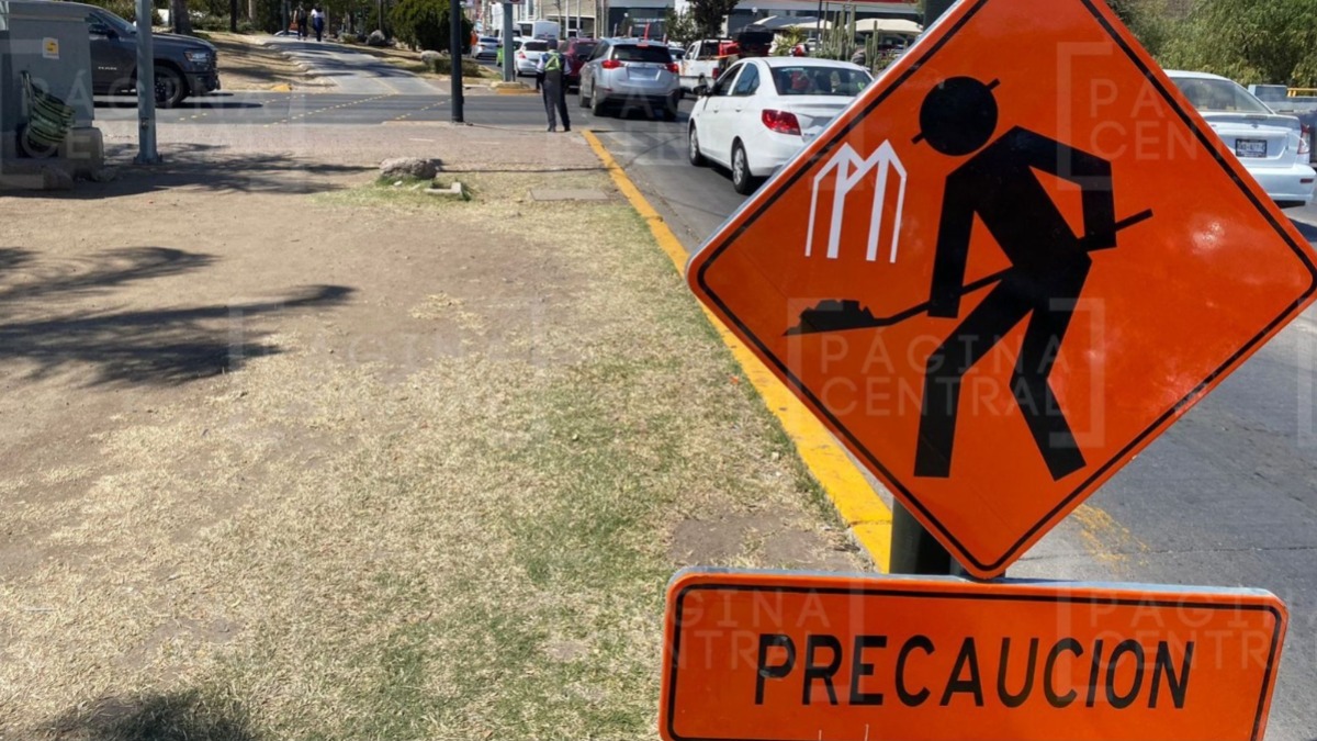 caos vial en León por obra de SAPAL