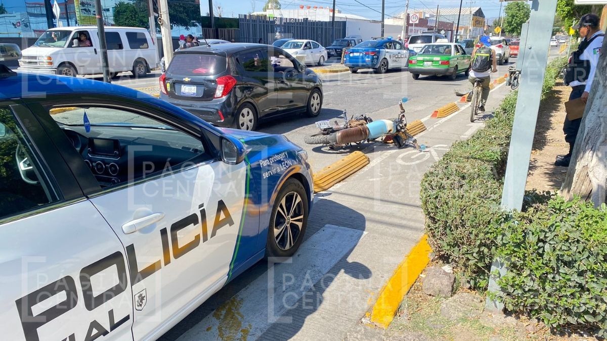Camioneta impacta a motociclista en La Martinica en León